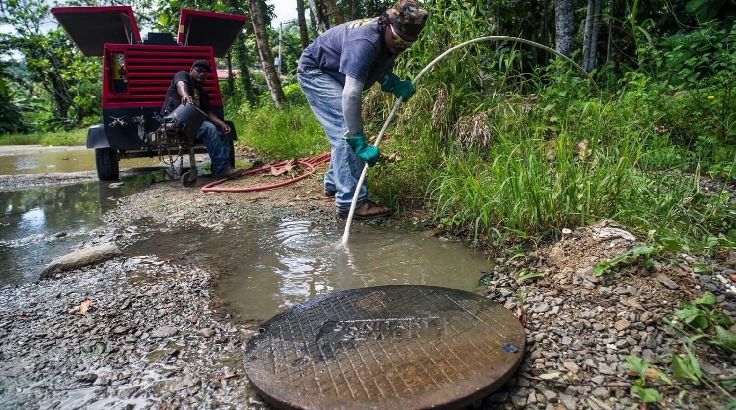 Maintenance work in Chuuk, Federated States of Micronesia (Photo: Asian Development Bank/Flickr)